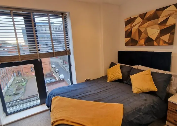2 Bed Luxury City Centre Flat